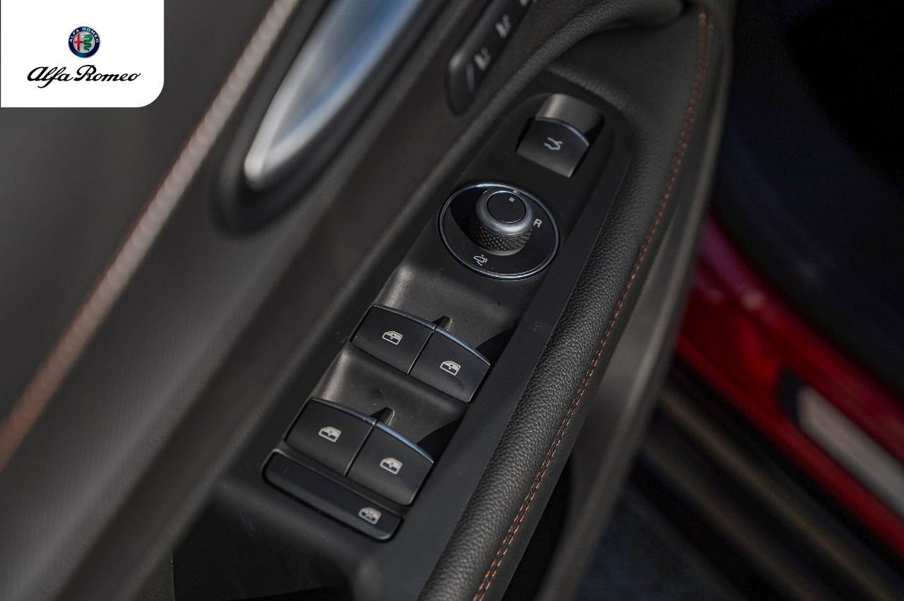 New 2025 Alfa Romeo Stelvio Sprint image 19