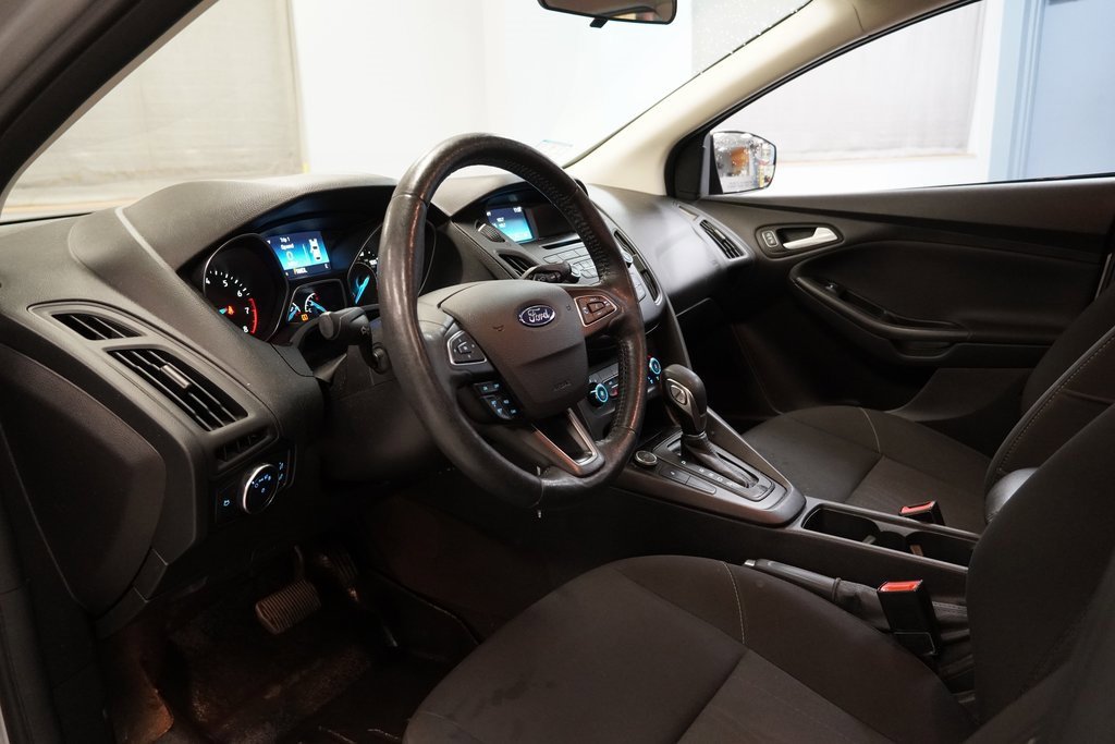 Used 2017 Ford Focus SE w/ SE Winter Package image 6