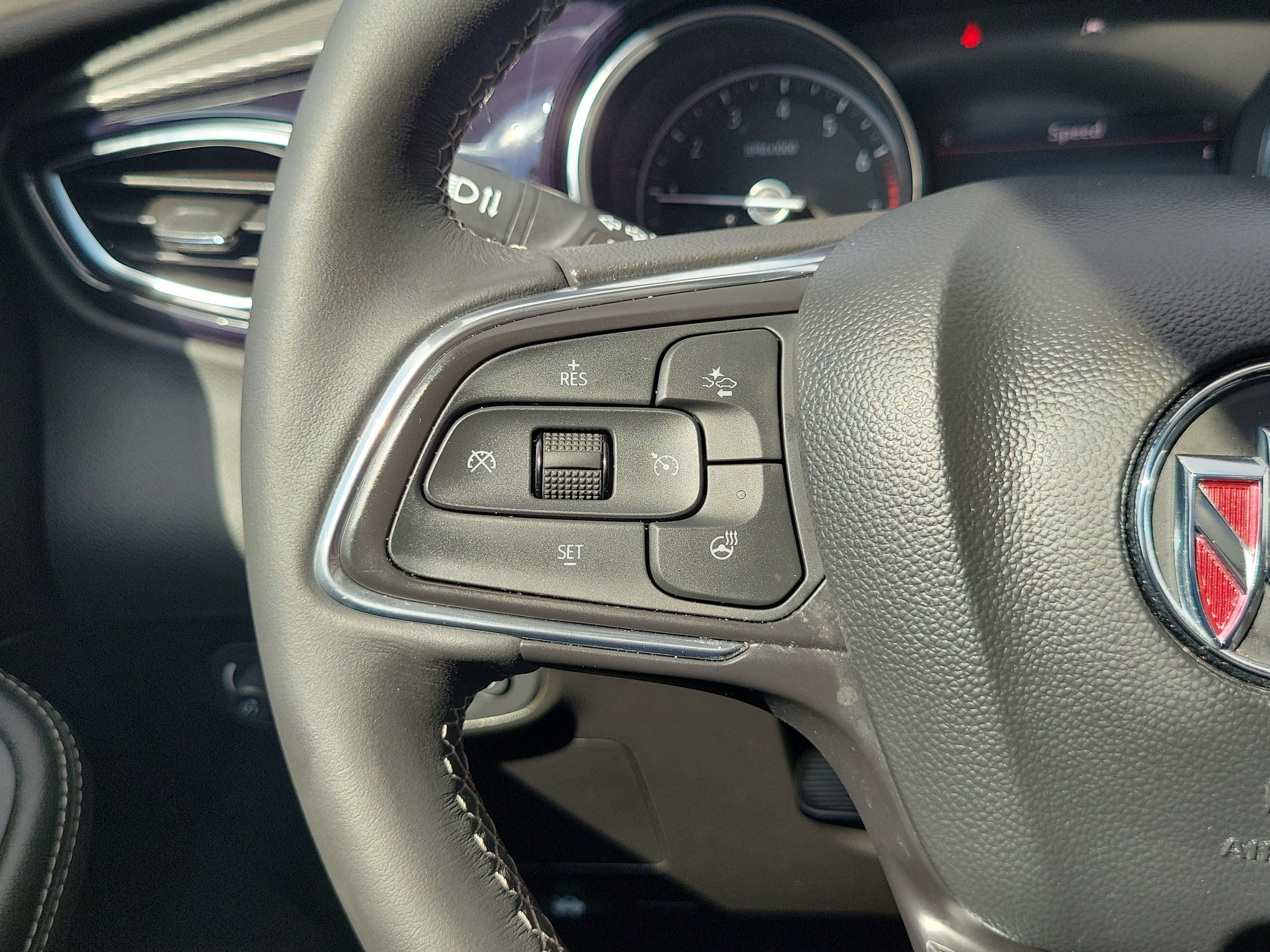 Used 2023 Buick Encore GX Essence w/ Experience Buick Package FWD image 21