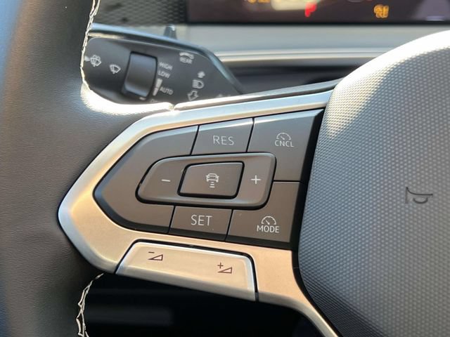 New 2026 Volkswagen Tiguan SE FWD image 14