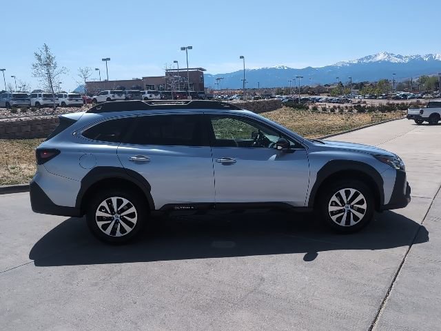 Used 2025 Subaru Outback Premium AWD/4WD image 10