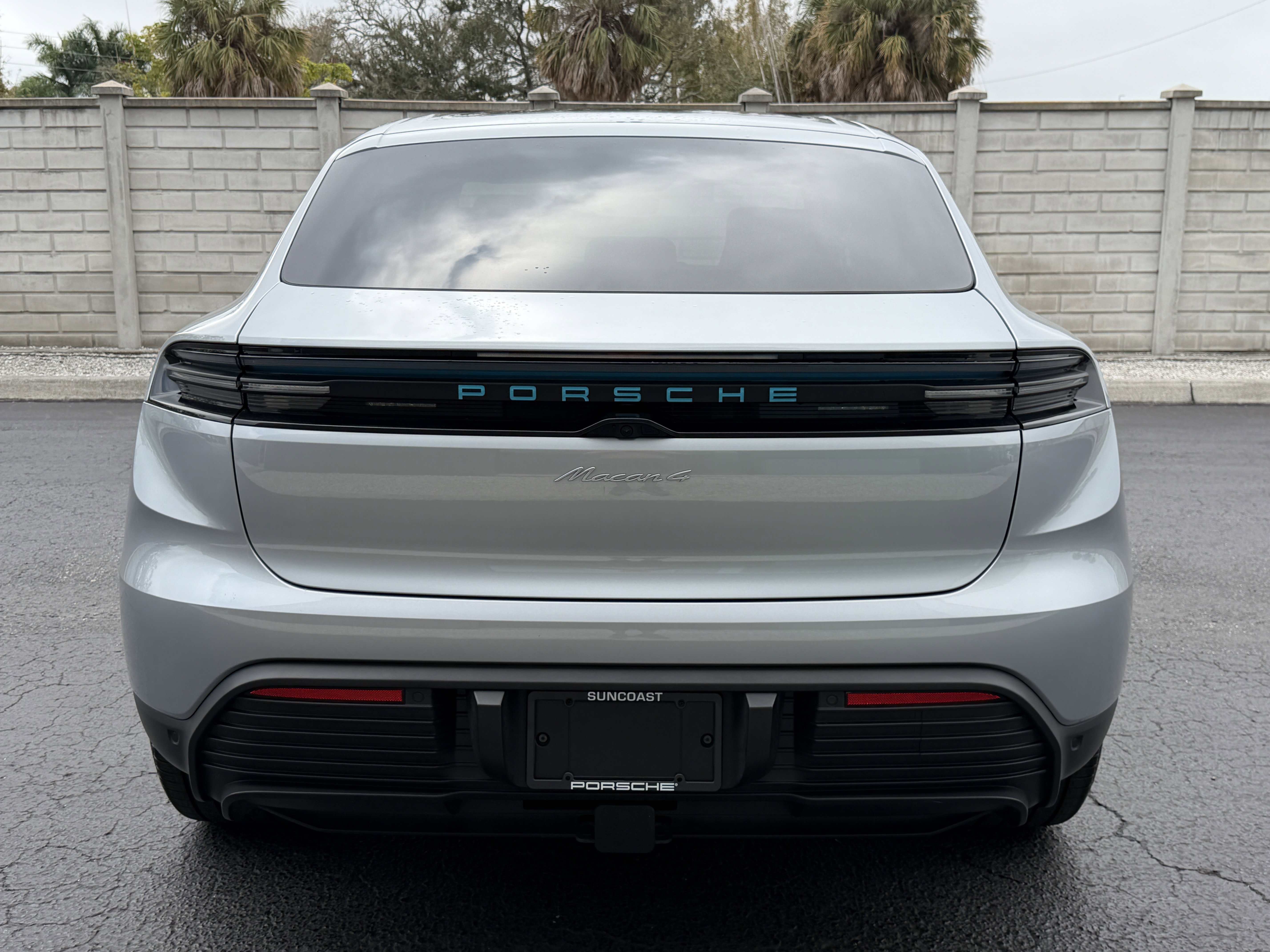 Used 2024 Porsche Macan 4 Electric image 12