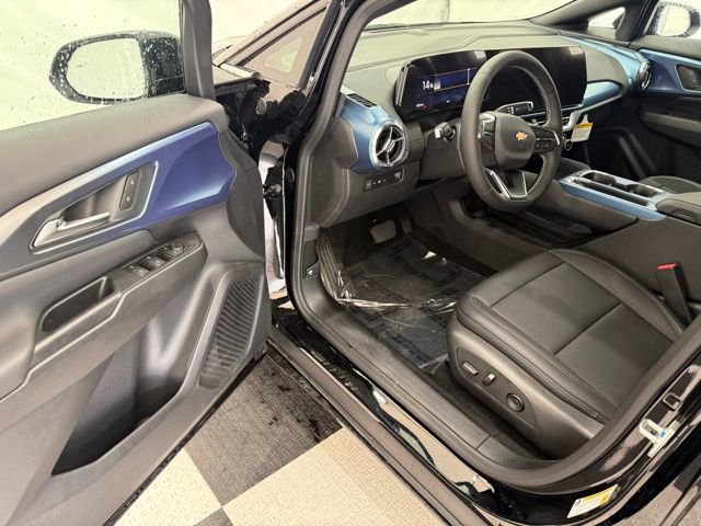 New 2026 Chevrolet Equinox EV LT FWD image 30