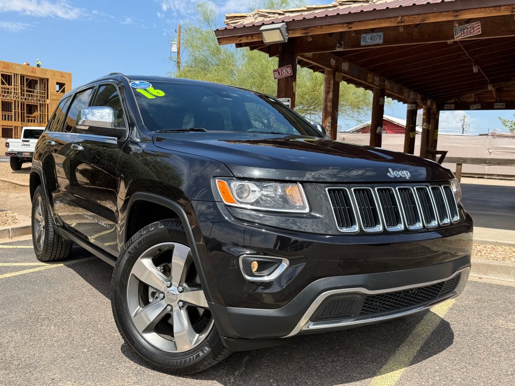 Used 2016 Jeep Grand Cherokee Limited AWD/4WD image 2