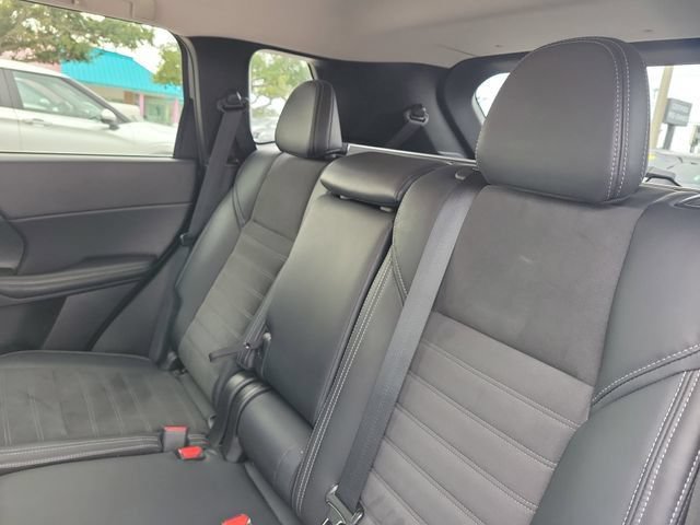 Used 2024 Mitsubishi Outlander SE FWD image 11