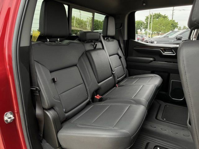 Used 2025 Chevrolet Silverado 1500 RST AWD/4WD image 31