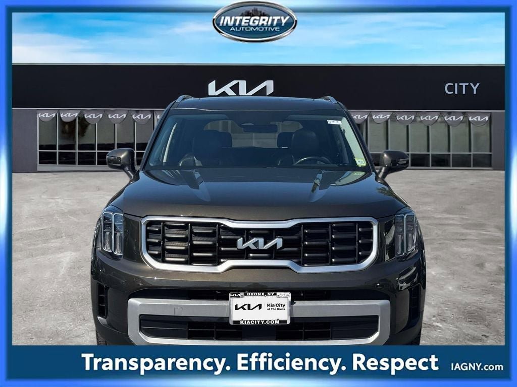Certified 2023 Kia Telluride S w/ S Sunroof Package AWD/4WD image 2