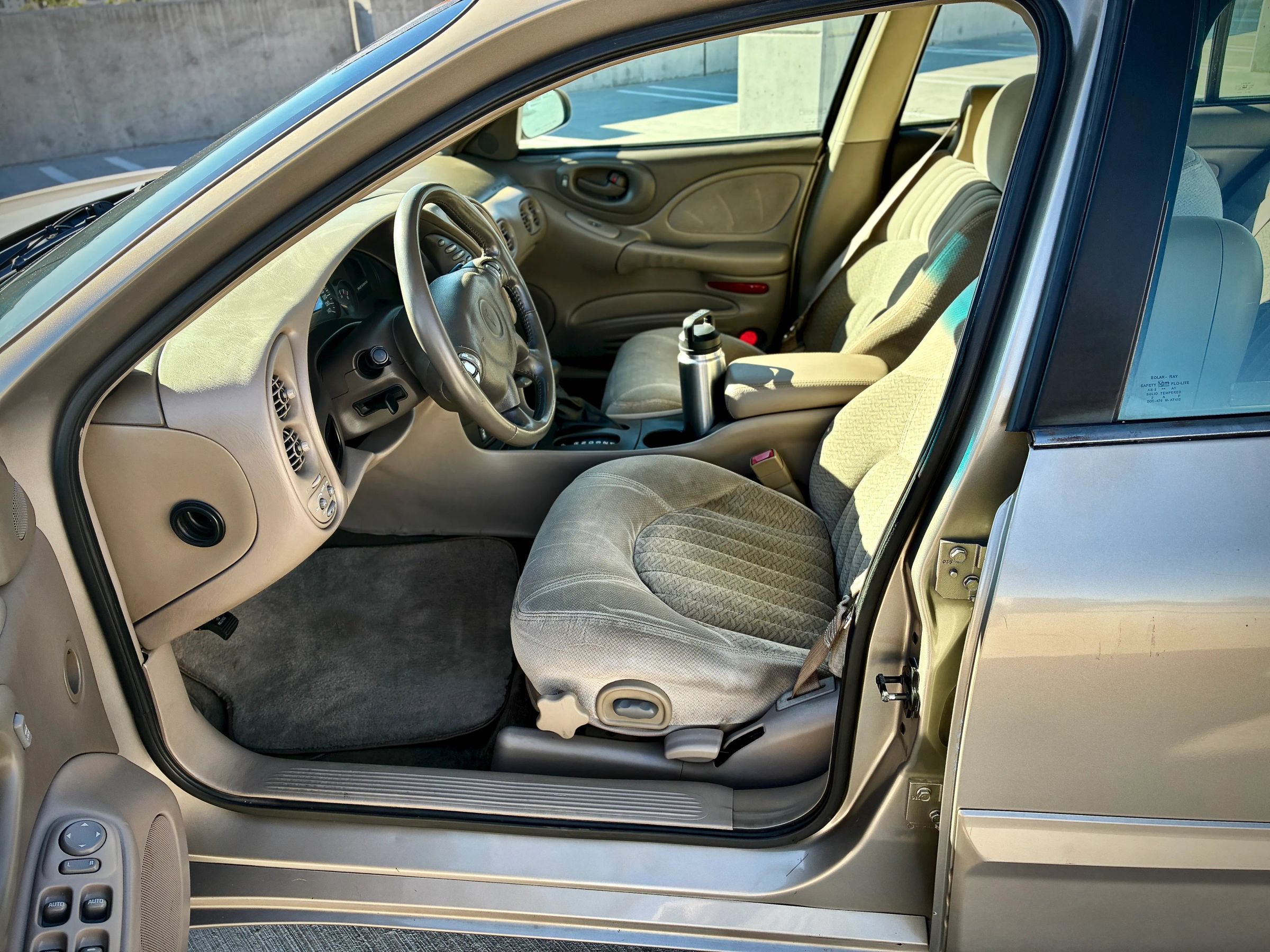 Used 2003 Pontiac Bonneville SLE FWD image 27