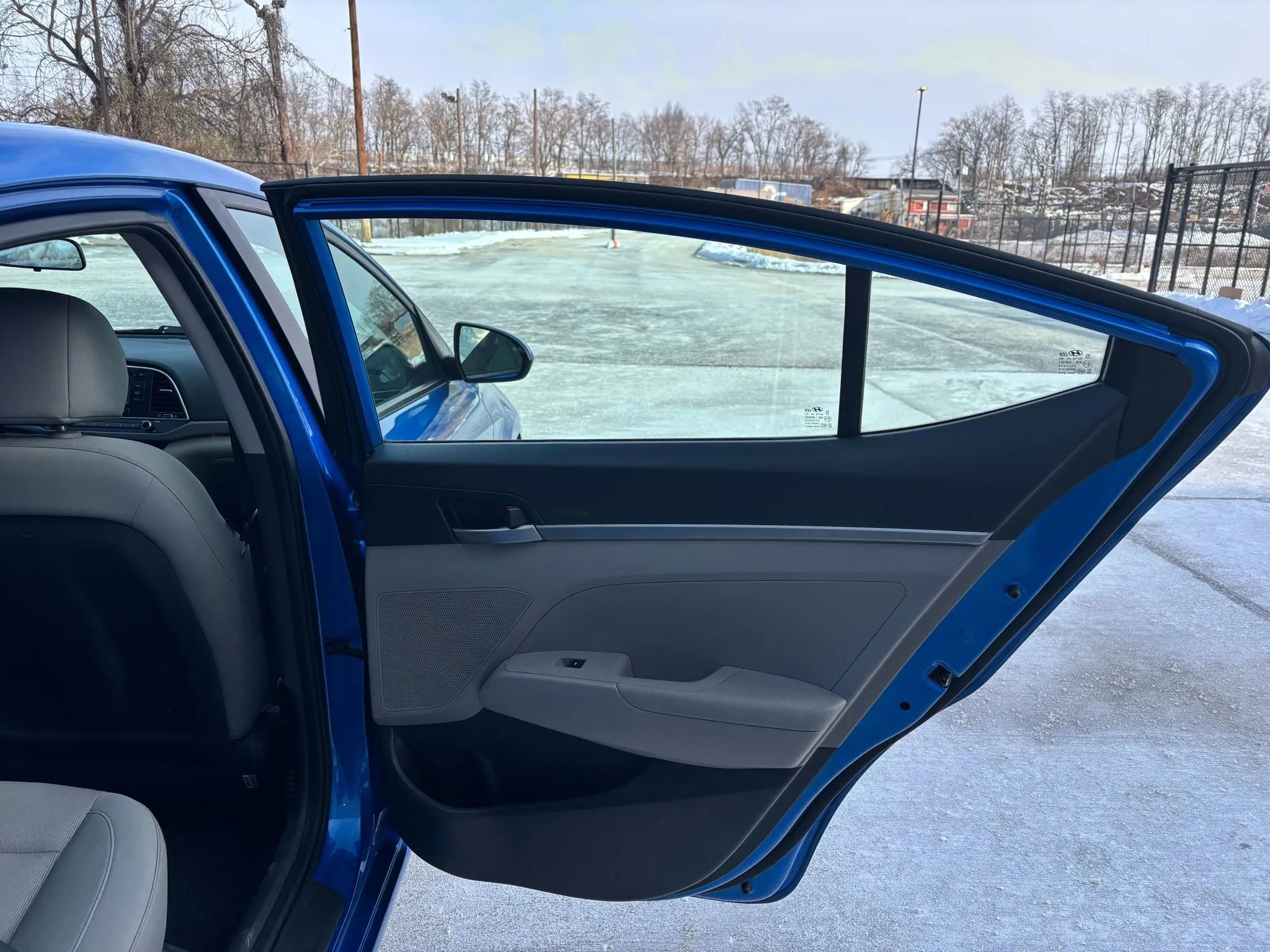 Used 2017 Hyundai Elantra SE image 22