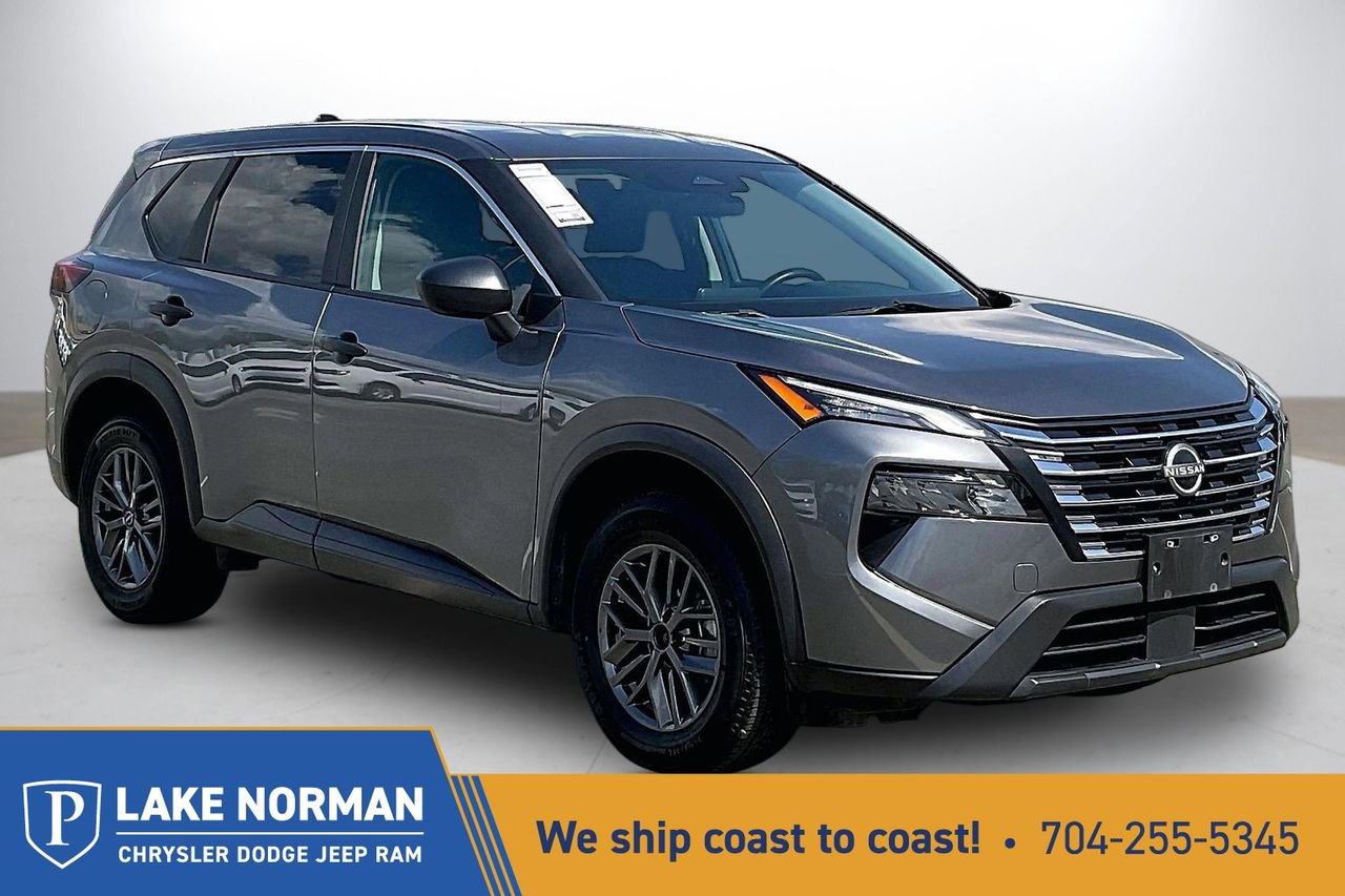 Used 2024 Nissan Rogue S image 1