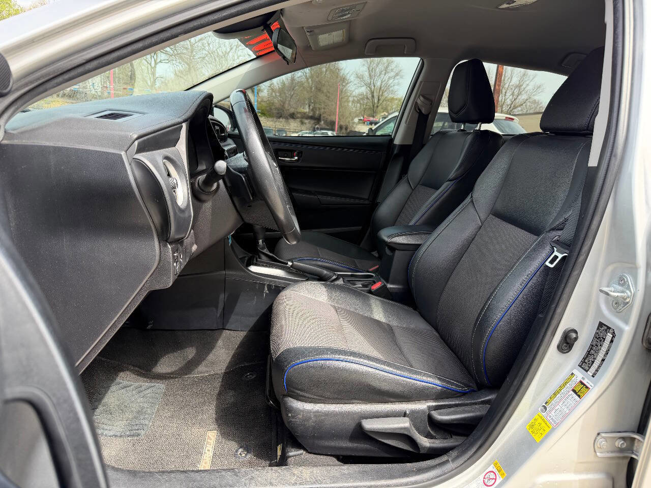 Used 2017 Toyota Corolla SE w/ Carpet Mat Package (TMS) image 9