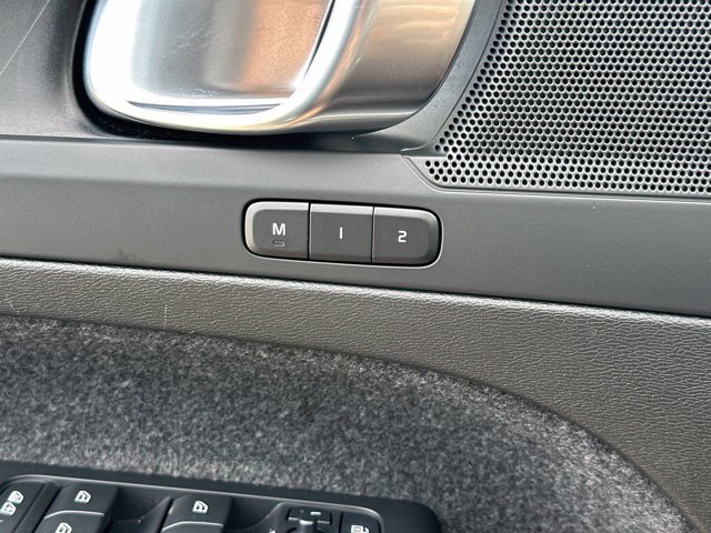 Certified 2023 Volvo C40 Recharge Core AWD/4WD image 31