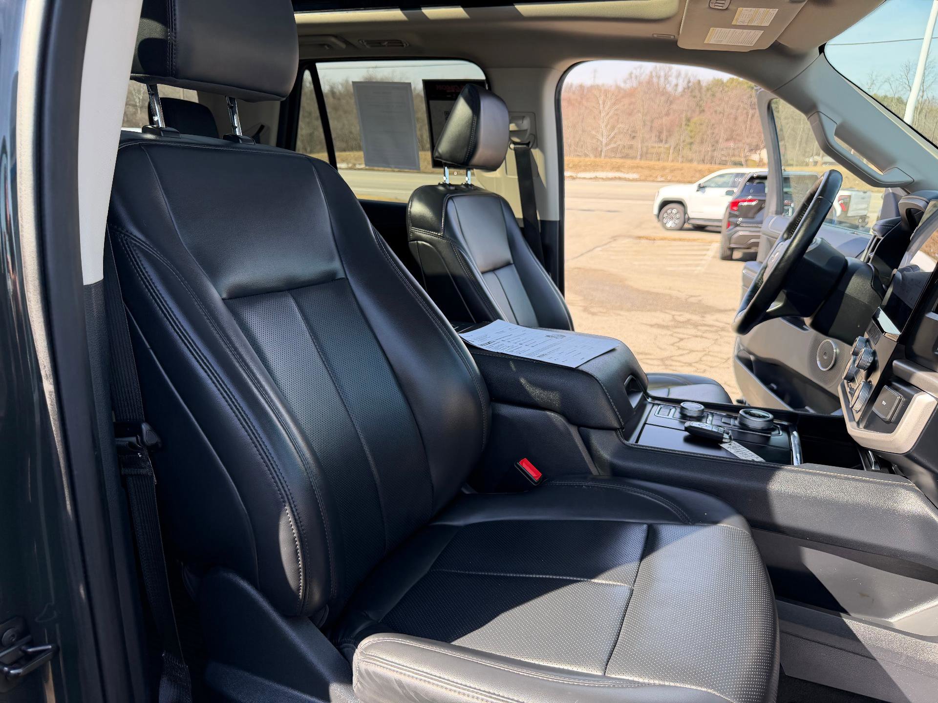 Used 2023 Ford Expedition Max XLT image 40