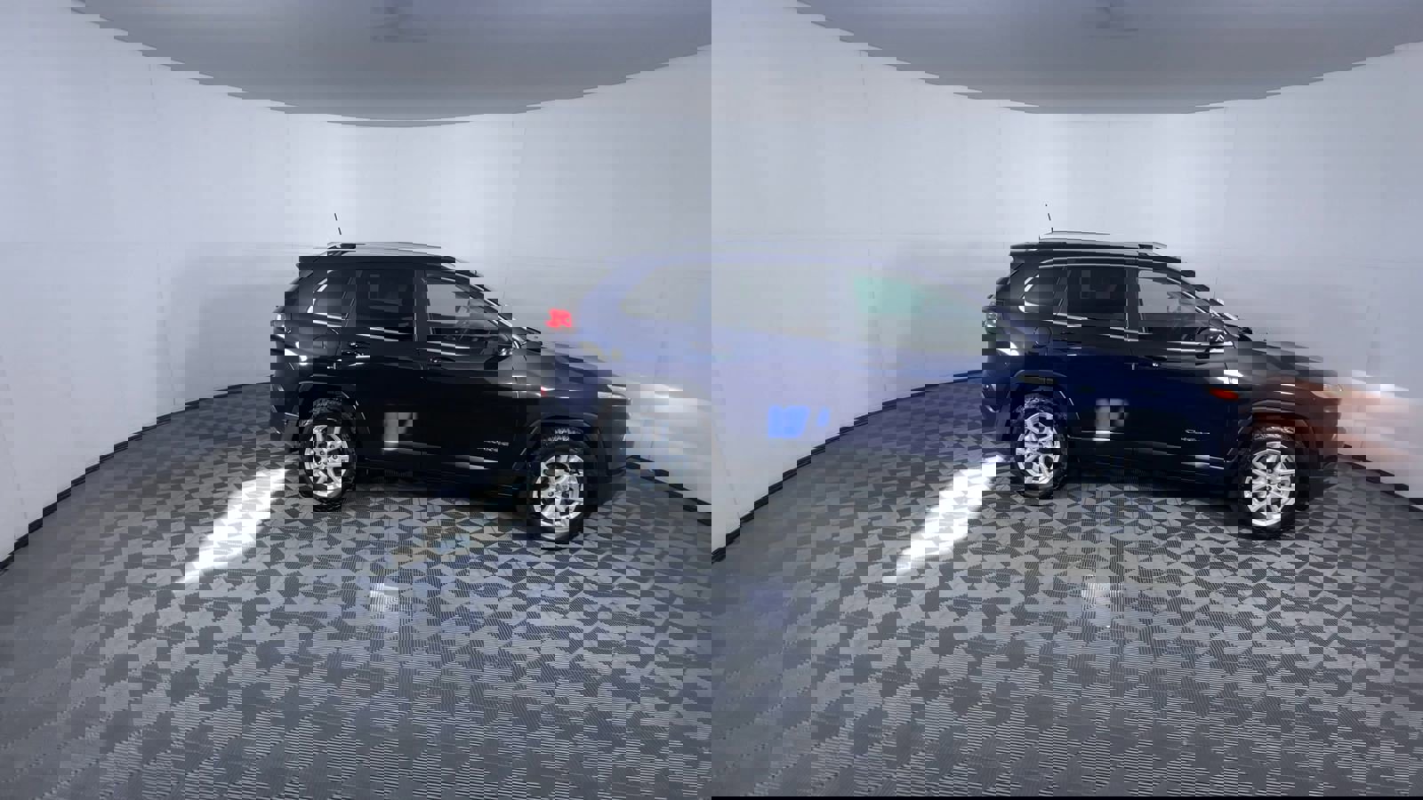 Used 2016 Jeep Cherokee Latitude w/ Cold Weather Group image 9