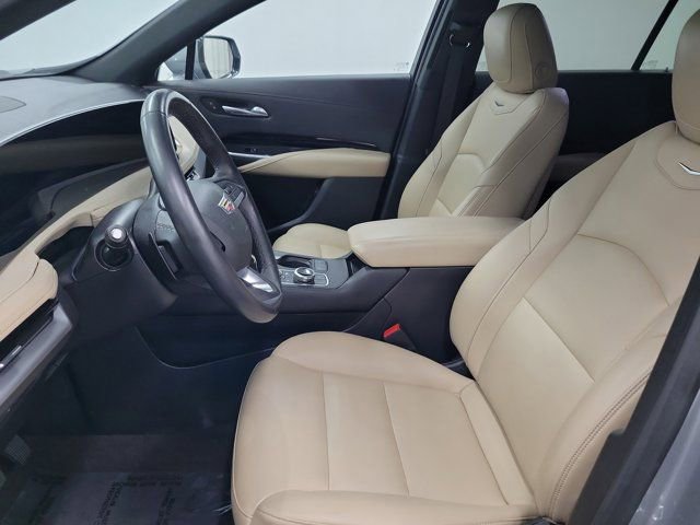 Used 2024 Cadillac XT4 Luxury w/ Cold Weather Package FWD image 21