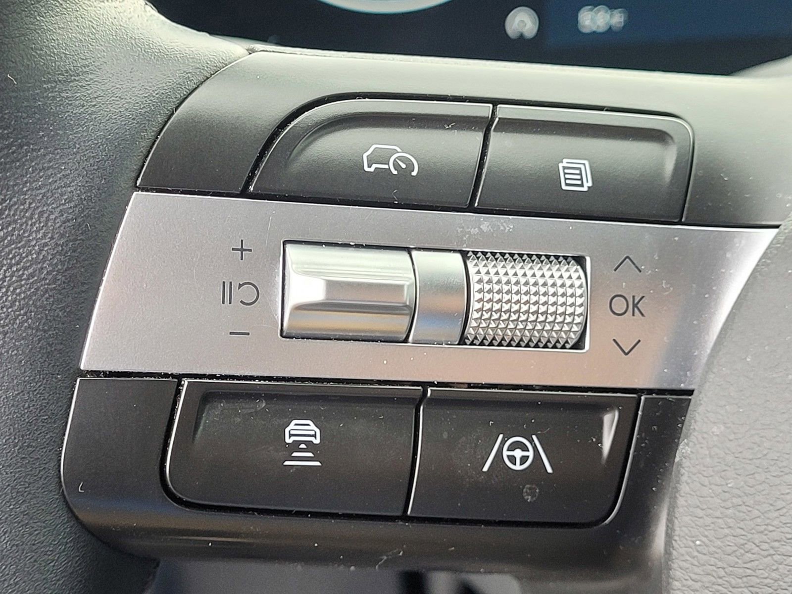 Certified 2025 Hyundai Tucson SEL AWD/4WD image 31