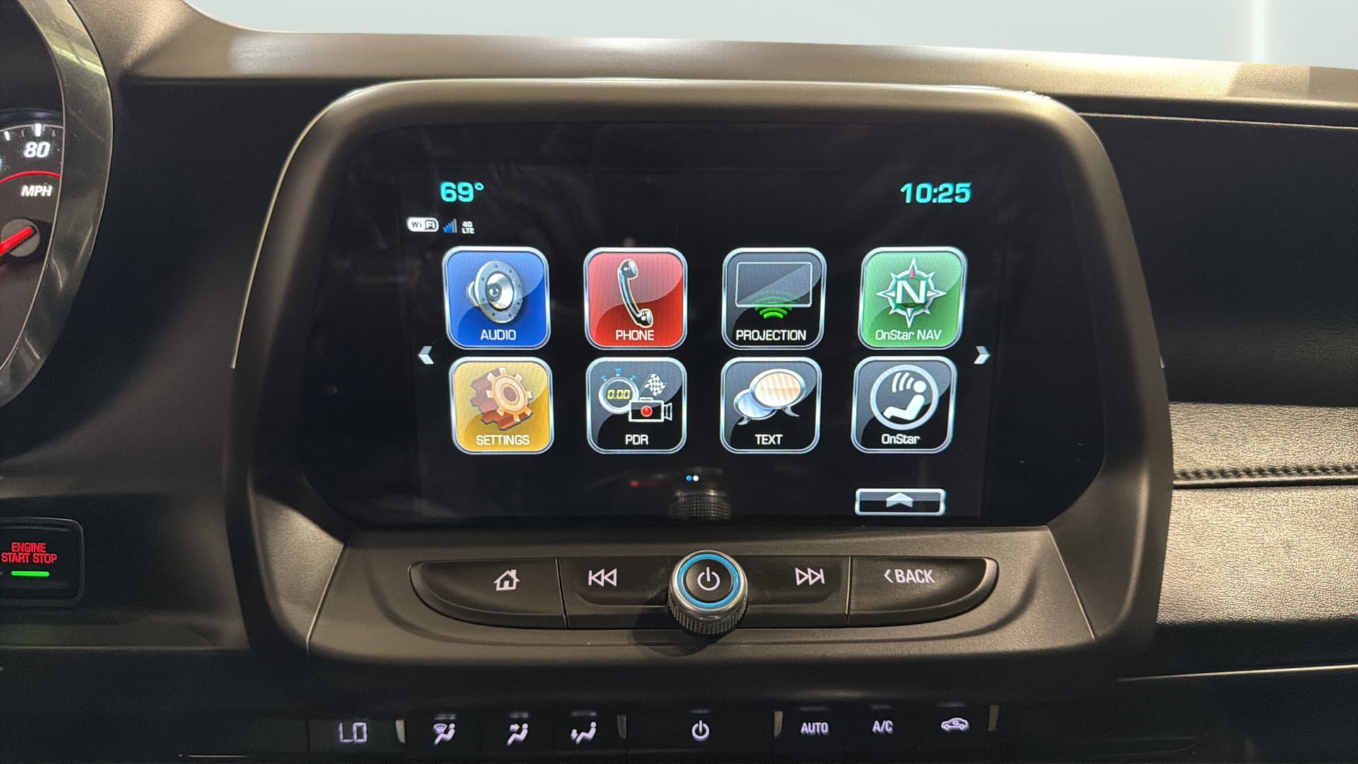 Used 2018 Chevrolet Camaro SS image 25