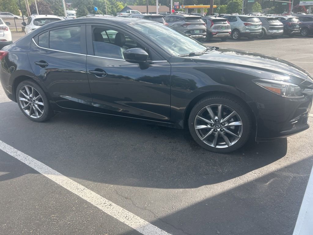 Used 2018 MAZDA MAZDA3 Touring FWD image 3