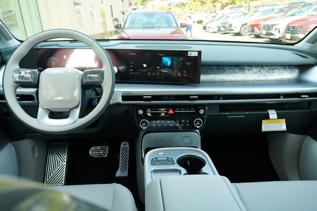 New 2026 Hyundai Ioniq 9 Calligraphy image 10