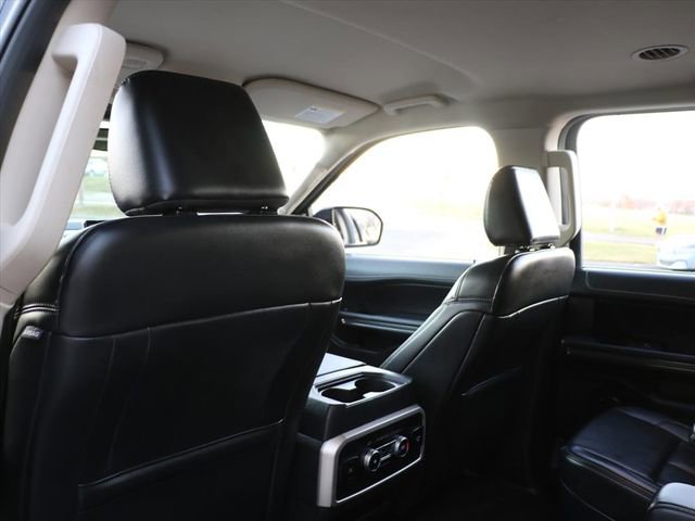 Used 2024 Ford Expedition XLT image 16