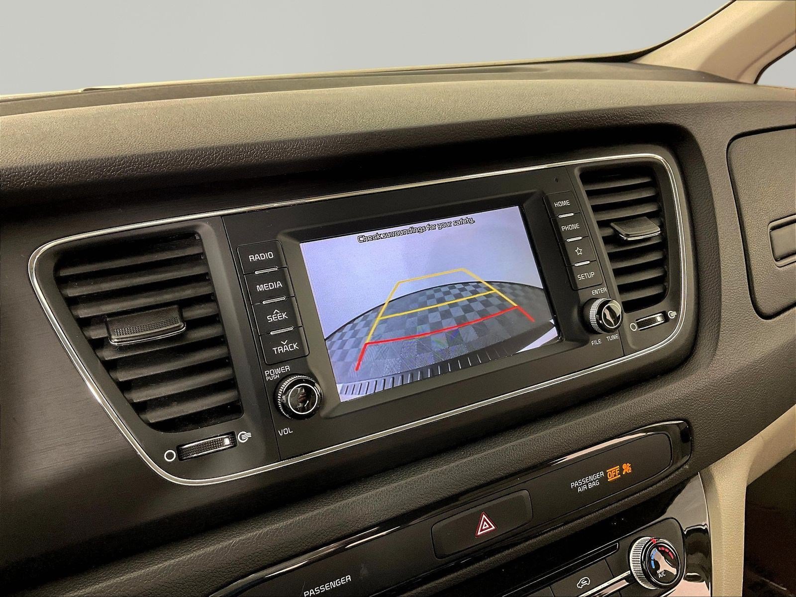 Used 2020 Kia Sedona L FWD image 14