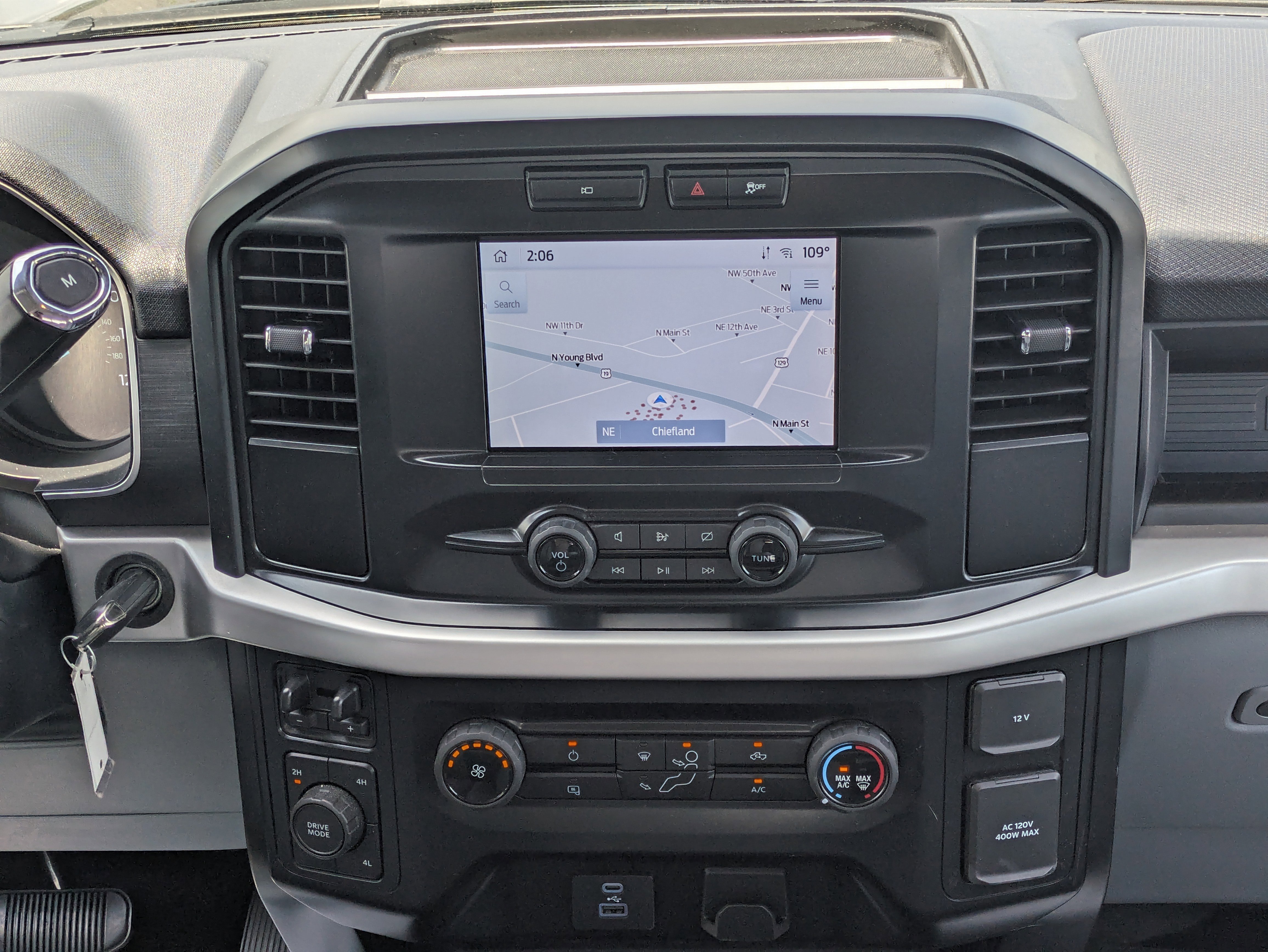 Used 2023 Ford F150 XL w/ Trailer Tow Package image 15