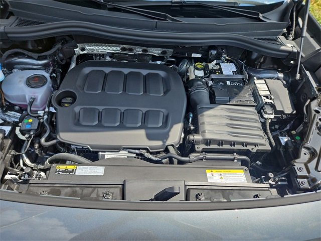 New 2025 Volkswagen Tiguan SE image 20