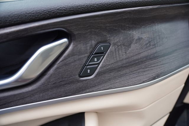 Certified 2022 Jeep Grand Cherokee Limited w/ Luxury Tech Group II image 23