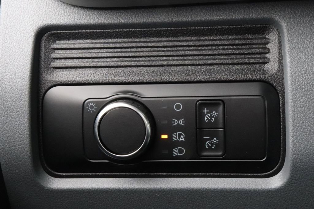 New 2025 Ford F550 4x4 Regular Cab Super Duty image 15