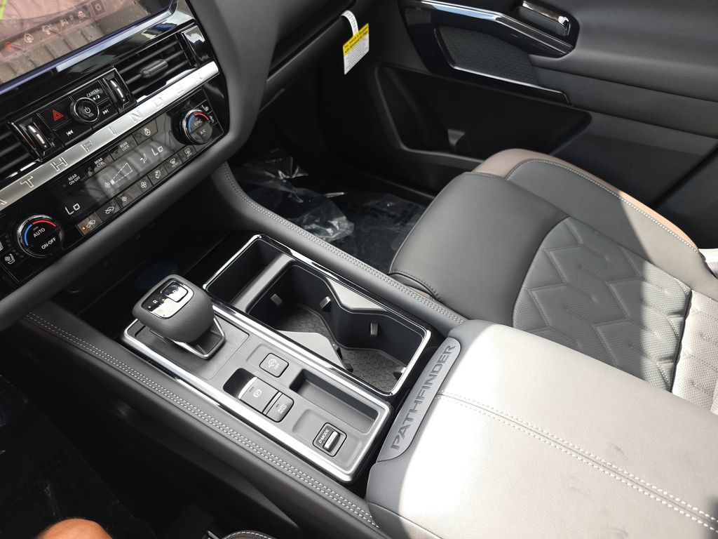 New 2026 Nissan Pathfinder Platinum FWD image 25