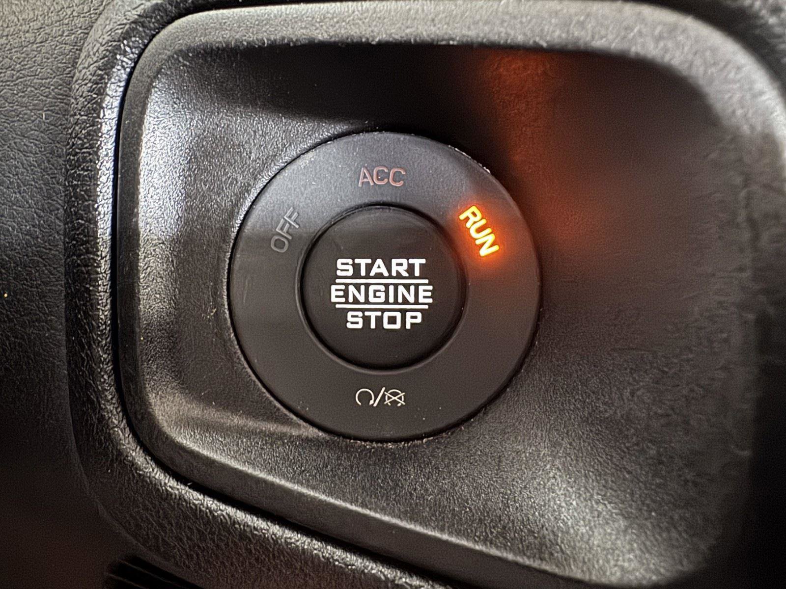 Used 2024 Jeep Gladiator Sport AWD/4WD image 16