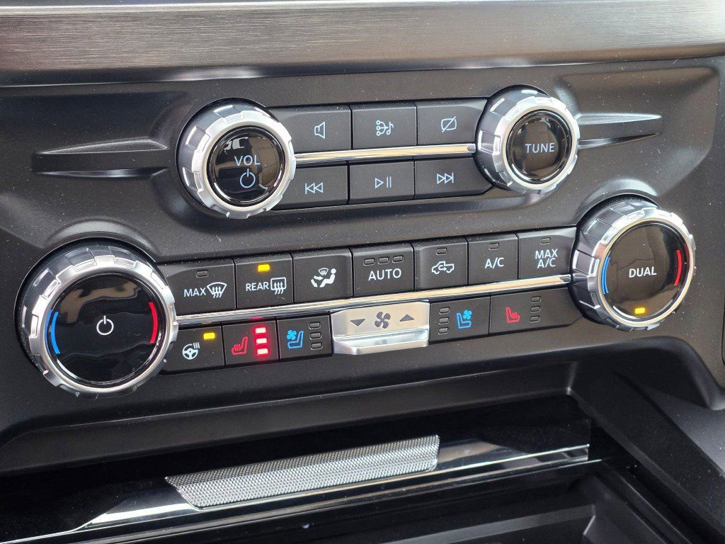 Used 2024 Ford F350 Lariat w/ Lariat Ultimate Package image 23