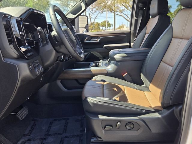 Used 2025 Chevrolet Silverado 3500 High Country w/ Technology Package image 13