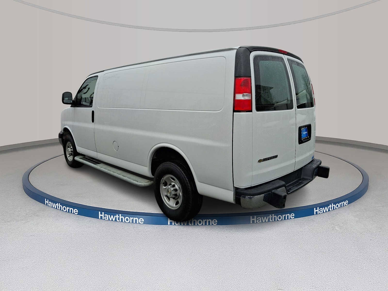 Used 2024 Chevrolet Express 2500 w/ Driver Convenience Package image 4