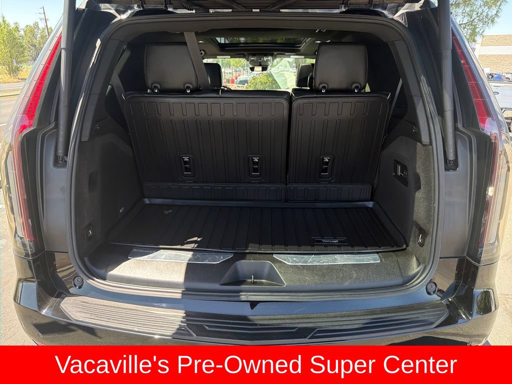 Used 2023 Cadillac Escalade Premium Luxury AWD/4WD image 23