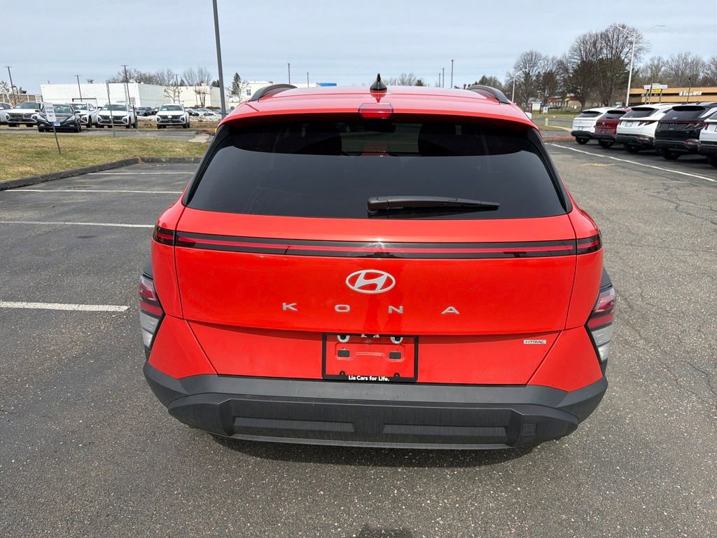 Used 2025 Hyundai Kona SEL image 4