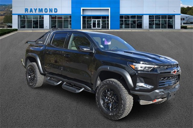 Used 2025 Chevrolet Colorado ZR2 w/ Midnight Edition