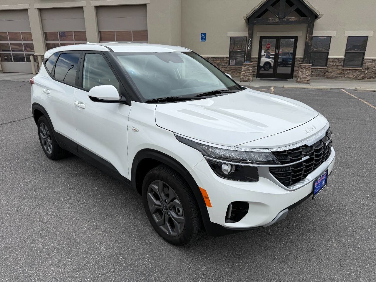 Used 2026 Kia Seltos LX AWD/4WD image 1