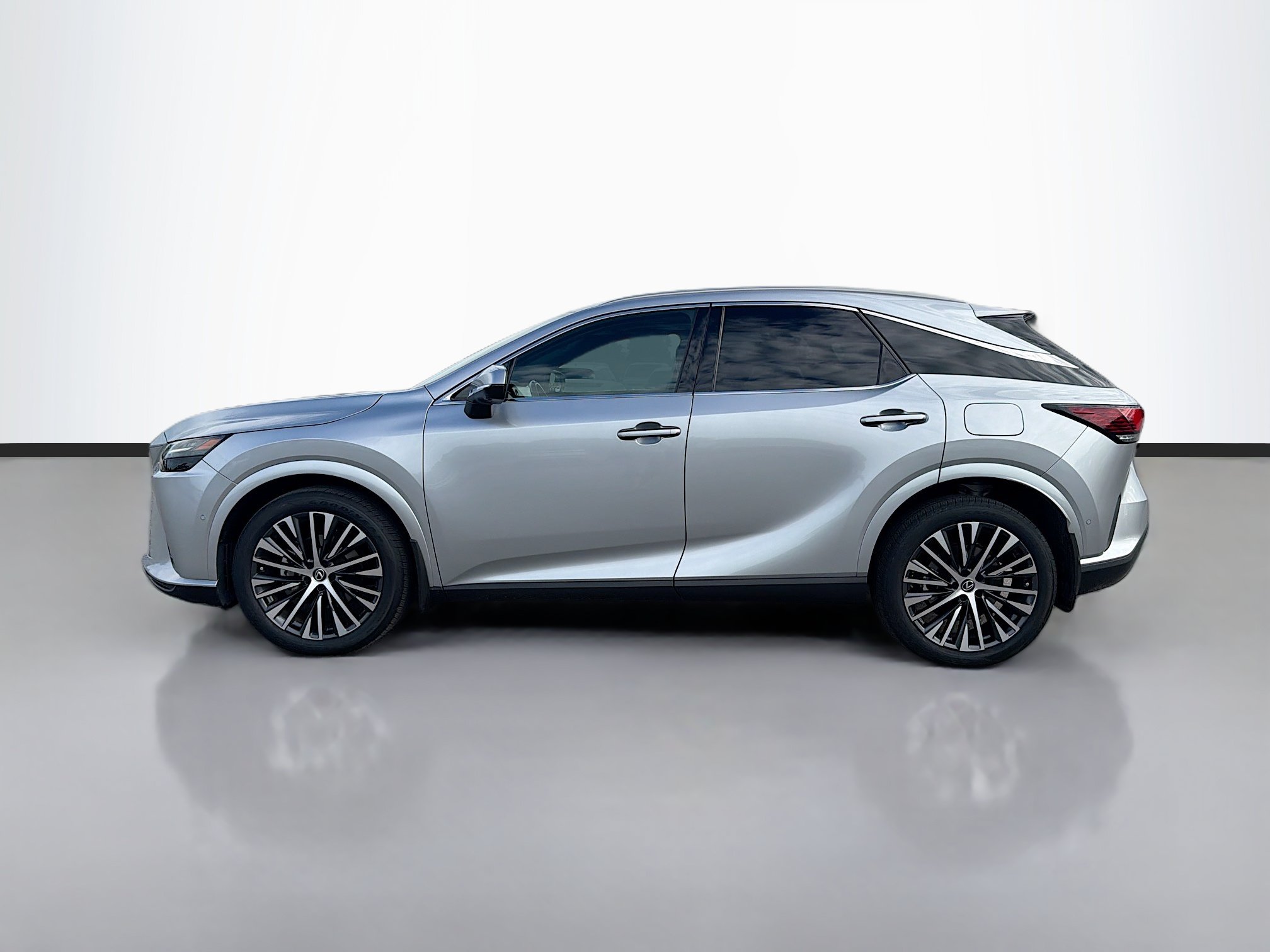 Used 2023 Lexus RX 350 w/ Cold Area Package AWD/4WD image 2