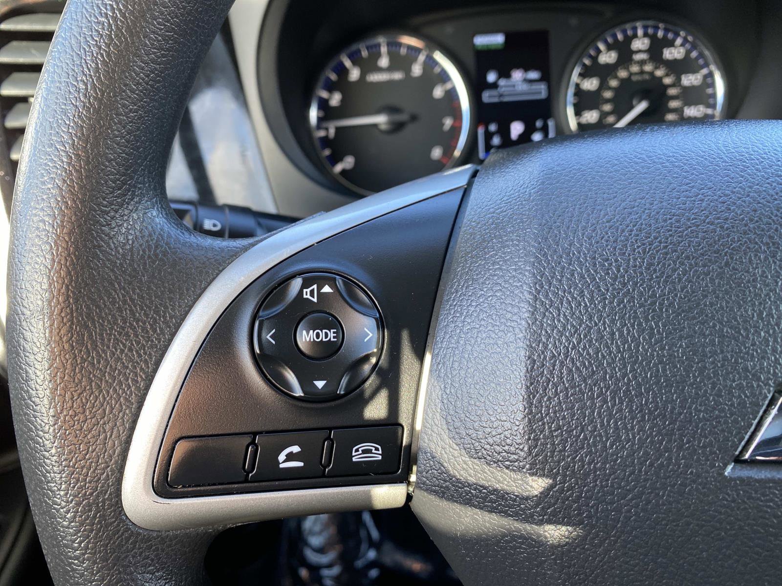 Used 2020 Mitsubishi Outlander ES image 14