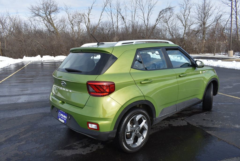 Used 2024 Hyundai Venue SEL image 6