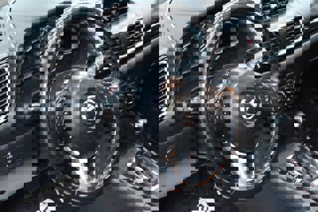 Used 2014 MAZDA MAZDA3 i Touring image 9