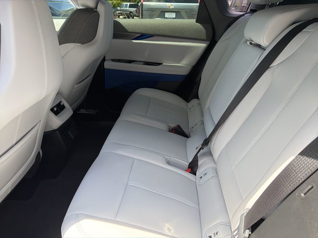 Used 2026 Cadillac Optiq Sport 1 AWD/4WD image 5