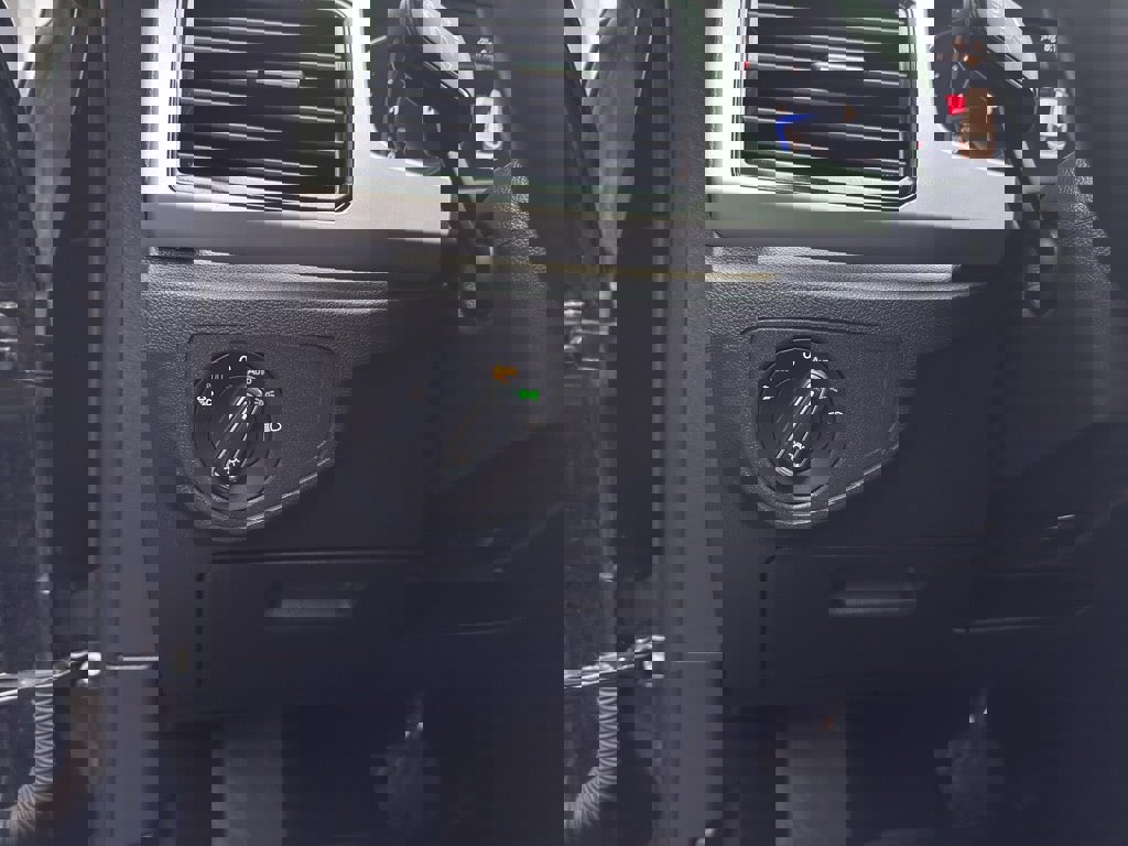 Used 2022 Volkswagen Atlas Cross Sport SEL image 20