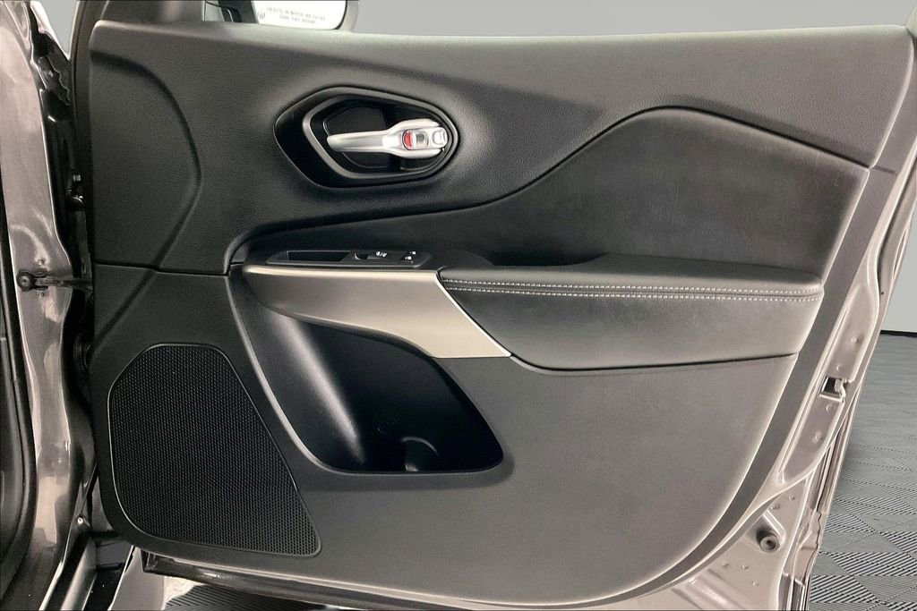 Used 2021 Jeep Cherokee Limited w/ Elite Package image 22