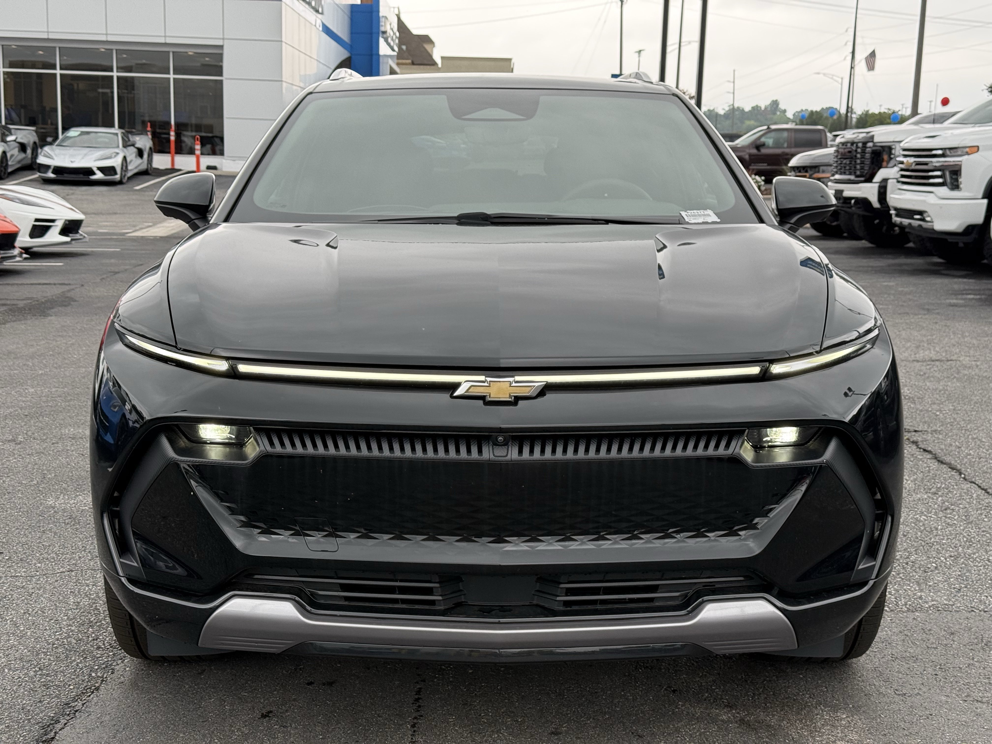 New 2026 Chevrolet Equinox EV LT w/ Convenience Package II FWD image 3