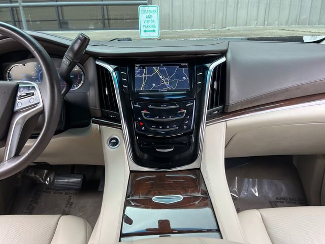 Used 2017 Cadillac Escalade image 16