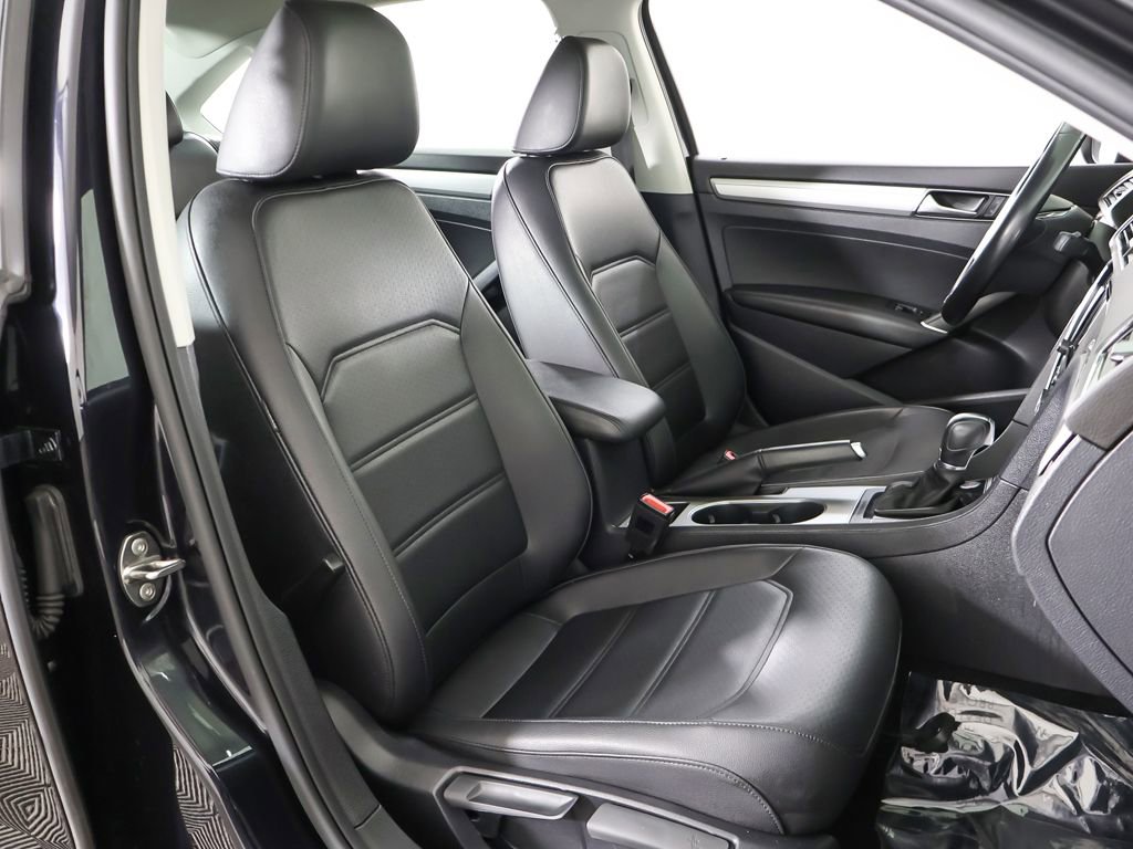 Used 2019 Volkswagen Passat 2.0T Wolfsburg FWD image 30