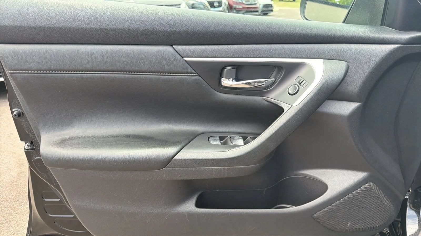 Used 2018 Nissan Altima 2.5 SR FWD image 12