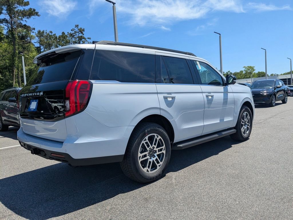 New 2026 Ford Expedition Active RWD image 4